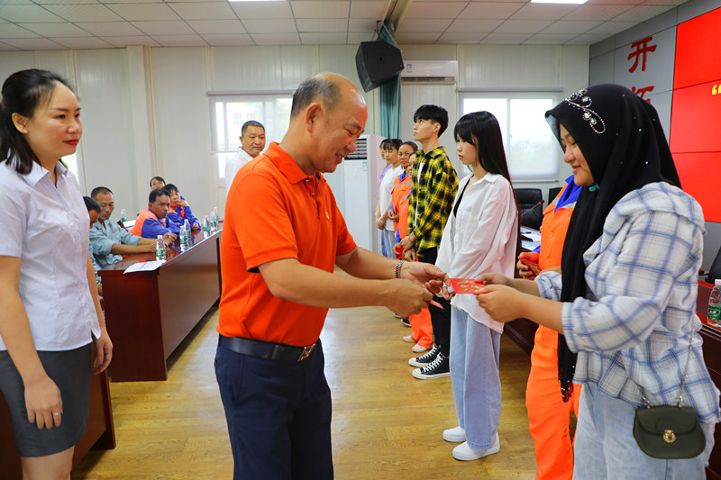 “金秋助學(xué)，圓夢(mèng)明佳！”明佳集團(tuán)黨支部及工會(huì)組織開展愛心助學(xué)活動(dòng)！